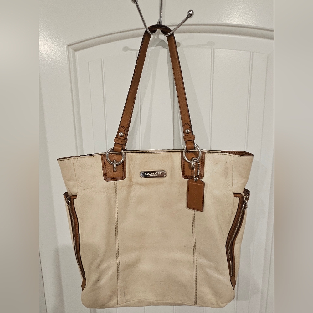 Coach Leather Cream Zipper Tote Bag